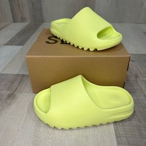 YEEZY SLIDE GLOW GREEN